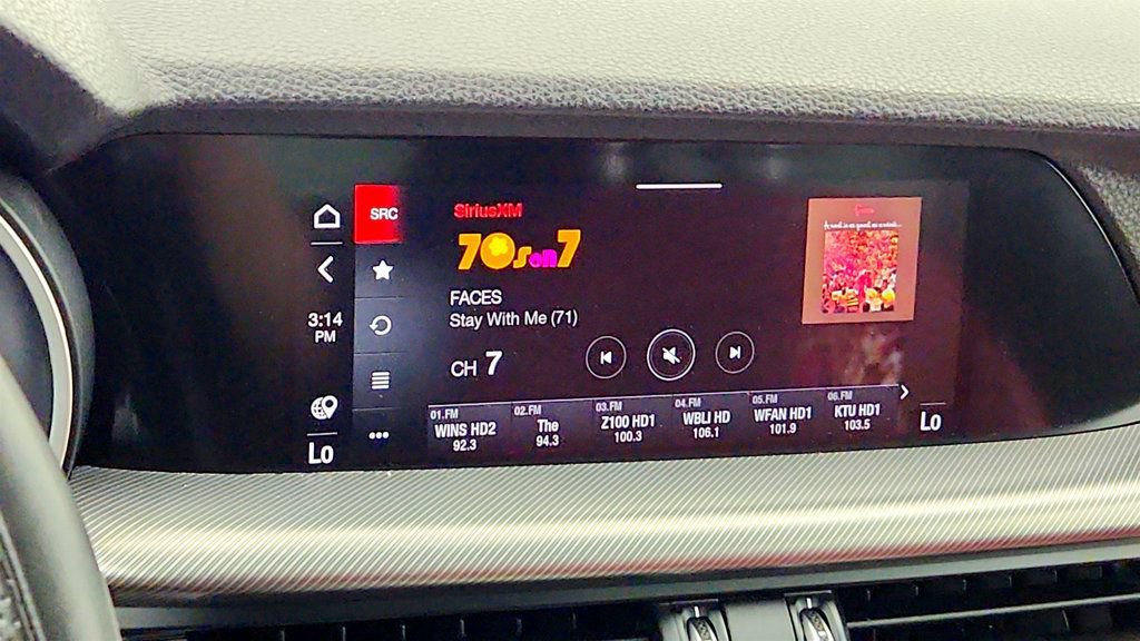 Used 2022 Alfa Romeo Stelvio Veloce AWD/4WD image 19