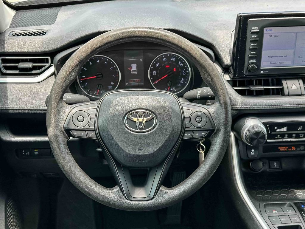Used 2020 Toyota RAV4 LE FWD image 26