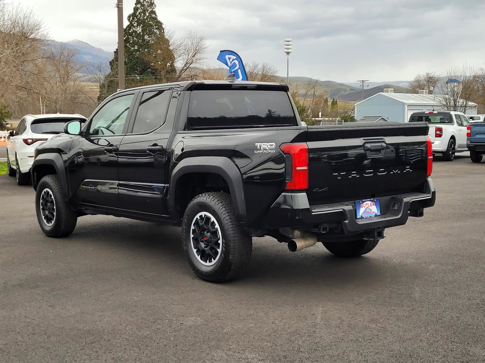Used 2024 Toyota Tacoma SR5 image 7