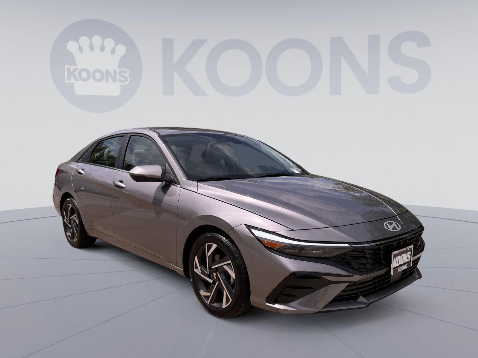 Used 2024 Hyundai Elantra Limited FWD image 2