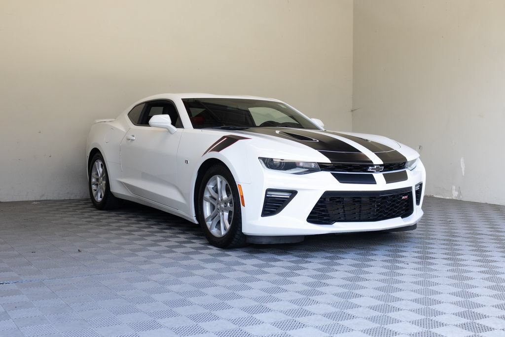 Used 2018 Chevrolet Camaro SS RWD image 6