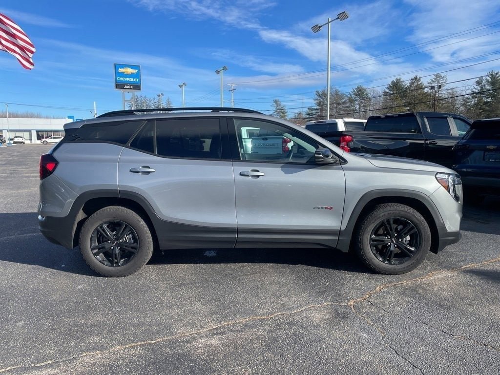 Used 2024 GMC Terrain AT4 w/ Infotainment Package II image 11