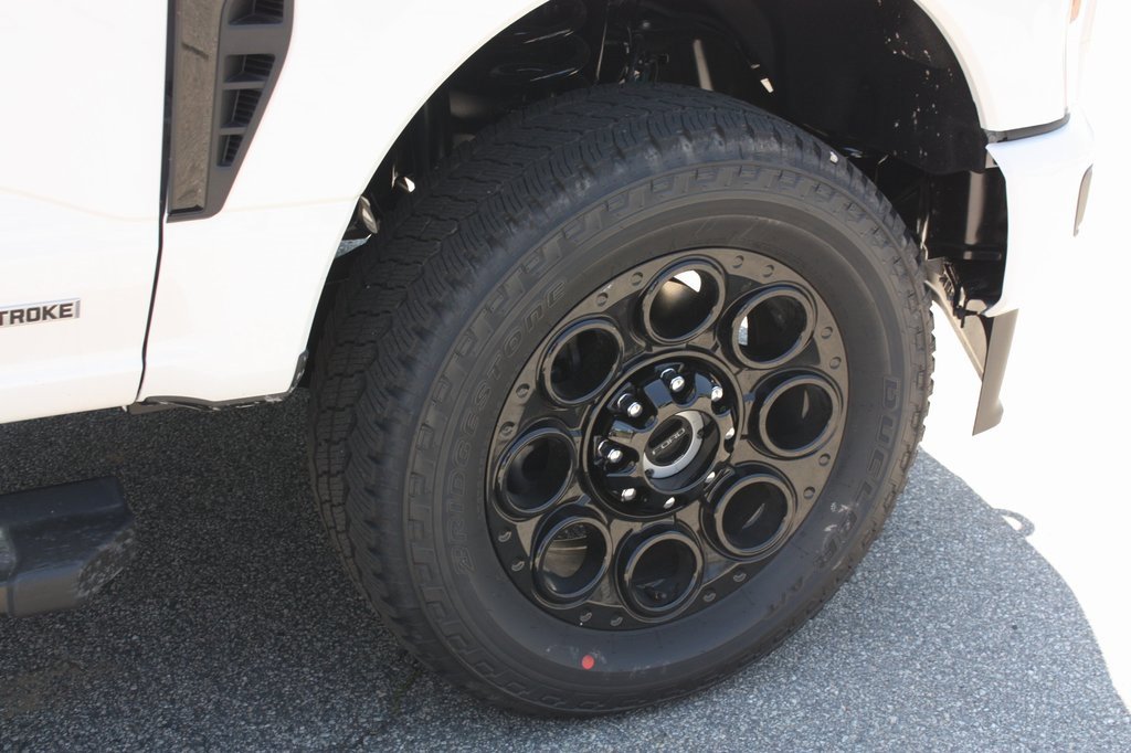 New 2025 Ford F350 Lariat w/ Lariat Ultimate Package image 33