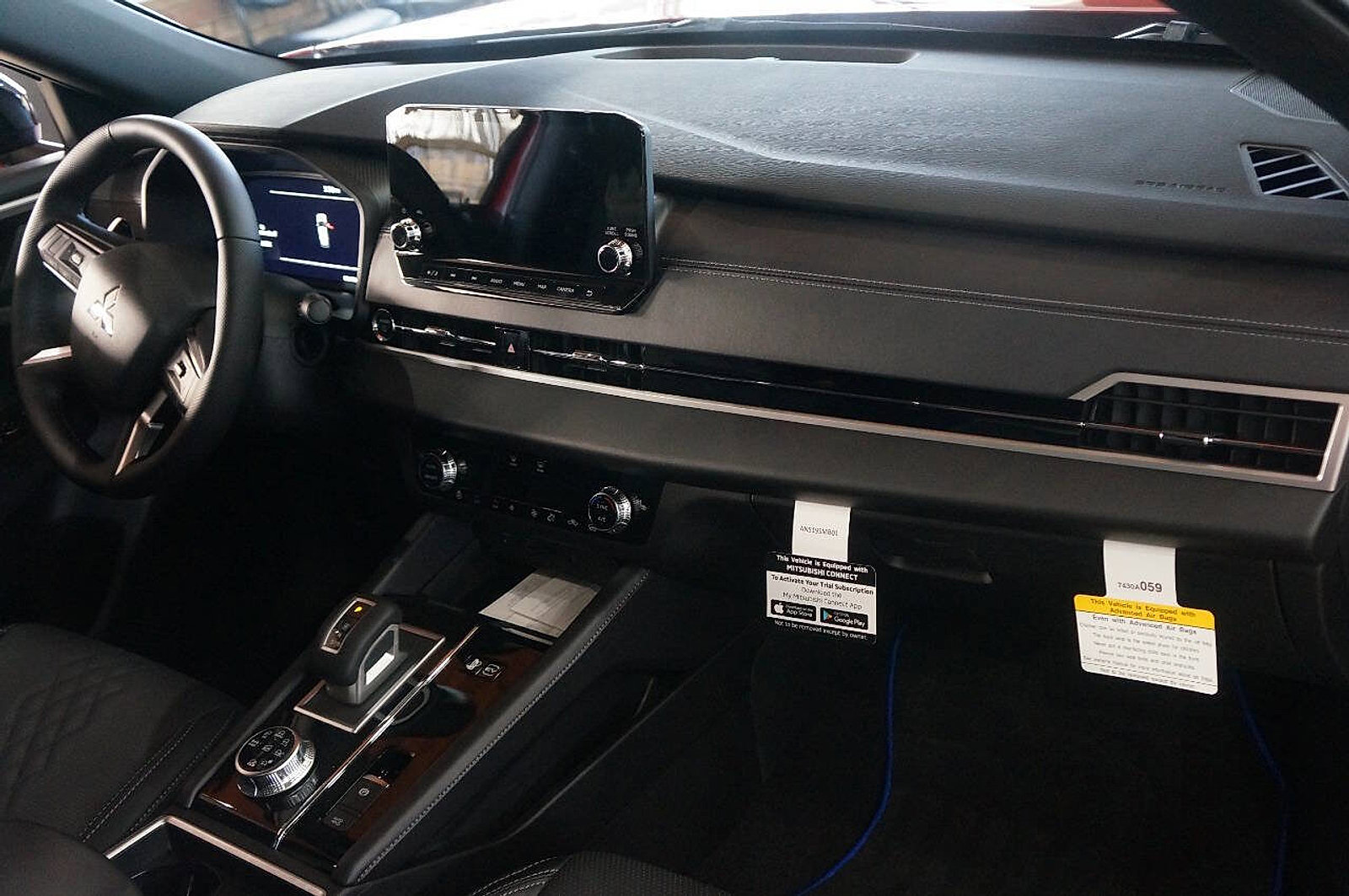 New 2025 Mitsubishi Outlander SEL Black Edition image 17