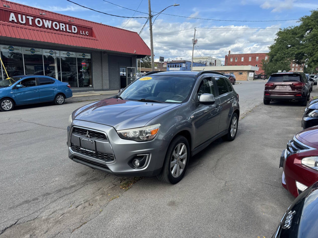 Used 2014 Mitsubishi Outlander Sport SE AWD/4WD image 1