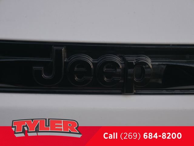 New 2026 Jeep Grand Cherokee Summit image 17