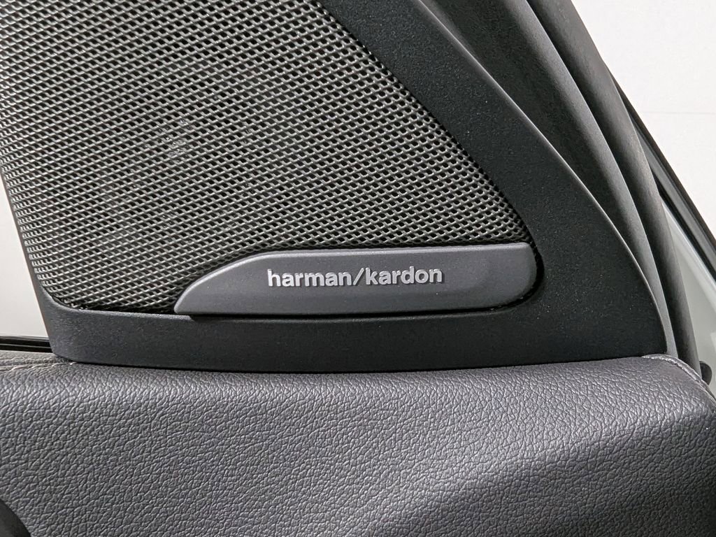 Certified 2023 BMW X6 xDrive40i w/ M Sport Package AWD/4WD image 17