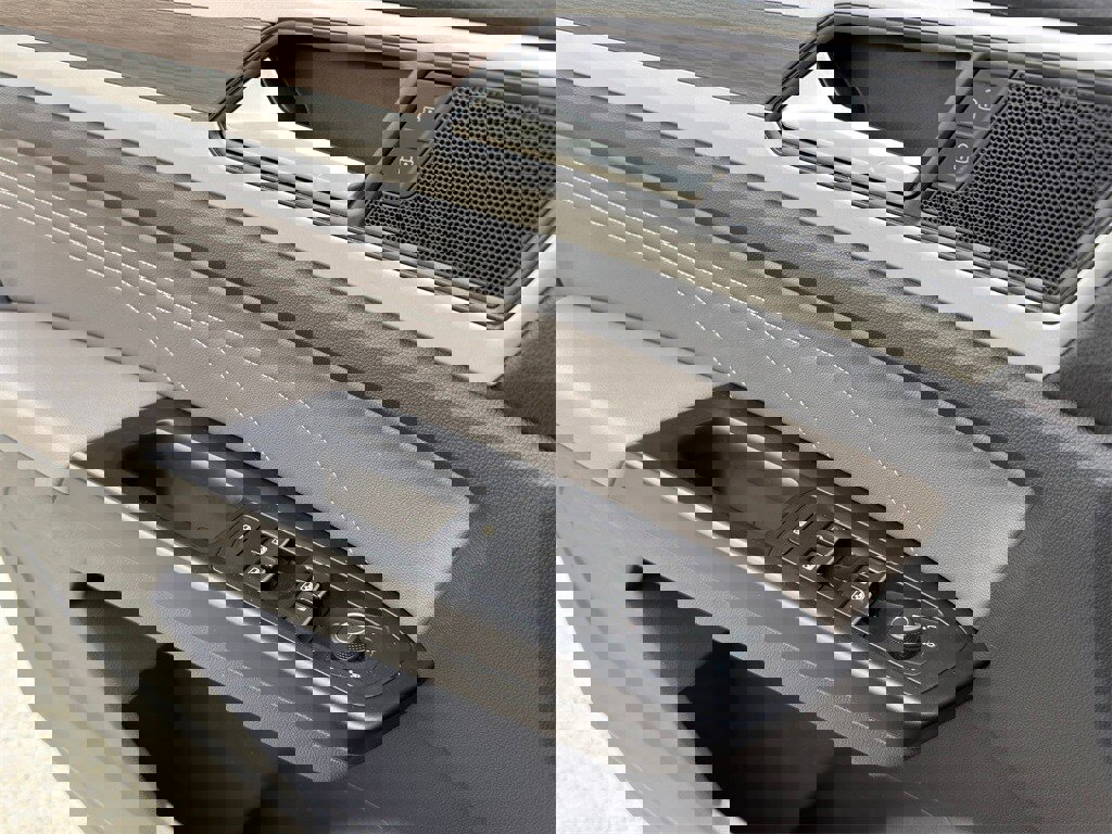 Used 2021 Volkswagen Atlas SEL w/ MDO Package (Bench Seat) image 17