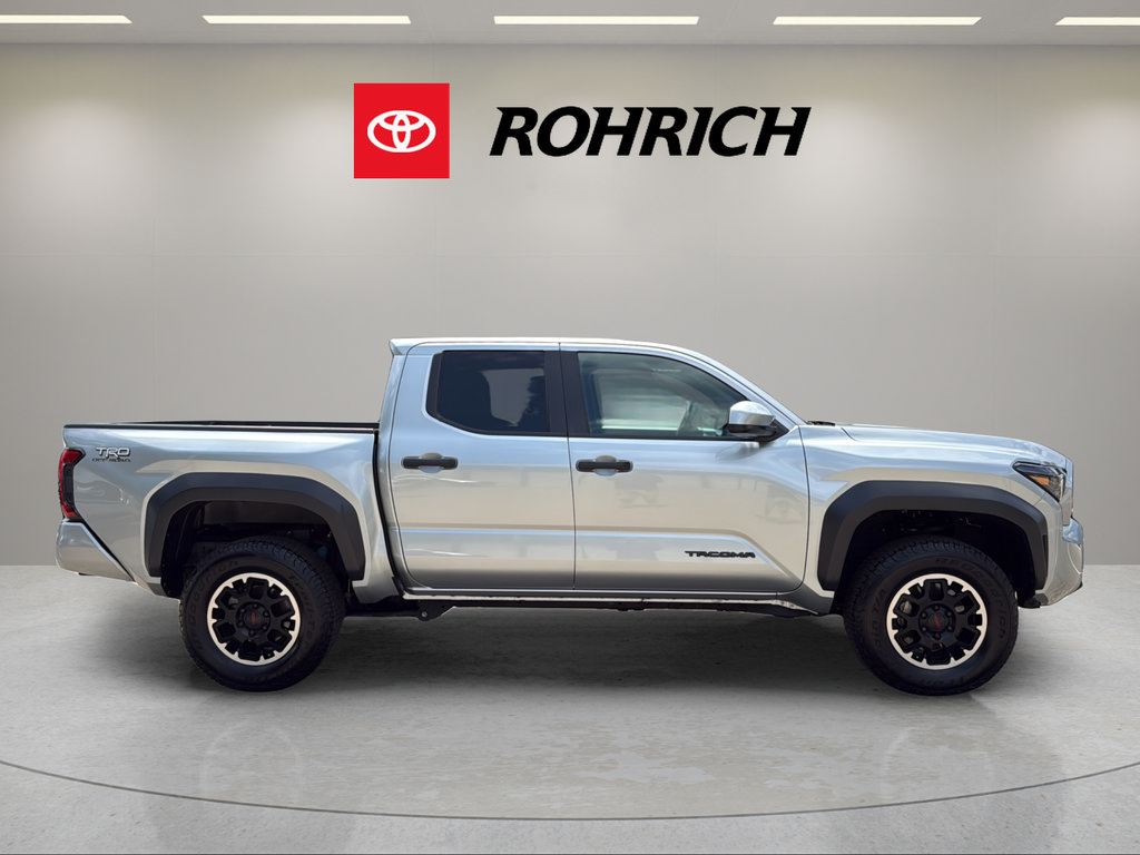 Used 2024 Toyota Tacoma 4x4 Double Cab image 5