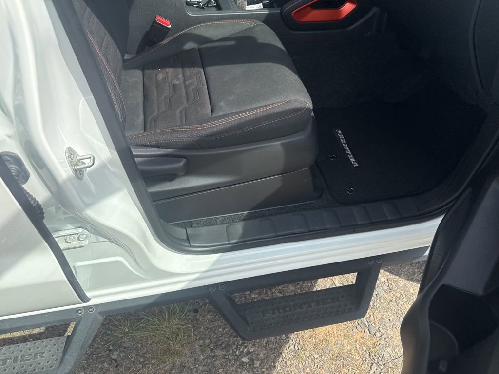 Used 2022 Nissan Frontier Pro-X image 18