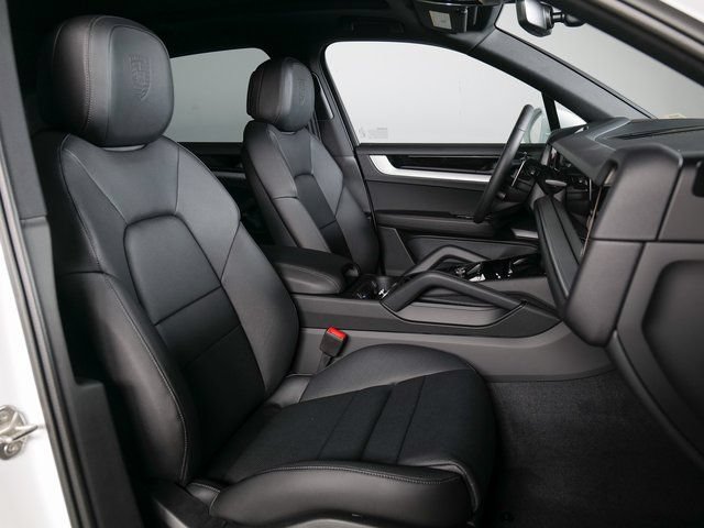 Certified 2026 Porsche Cayenne AWD/4WD image 11