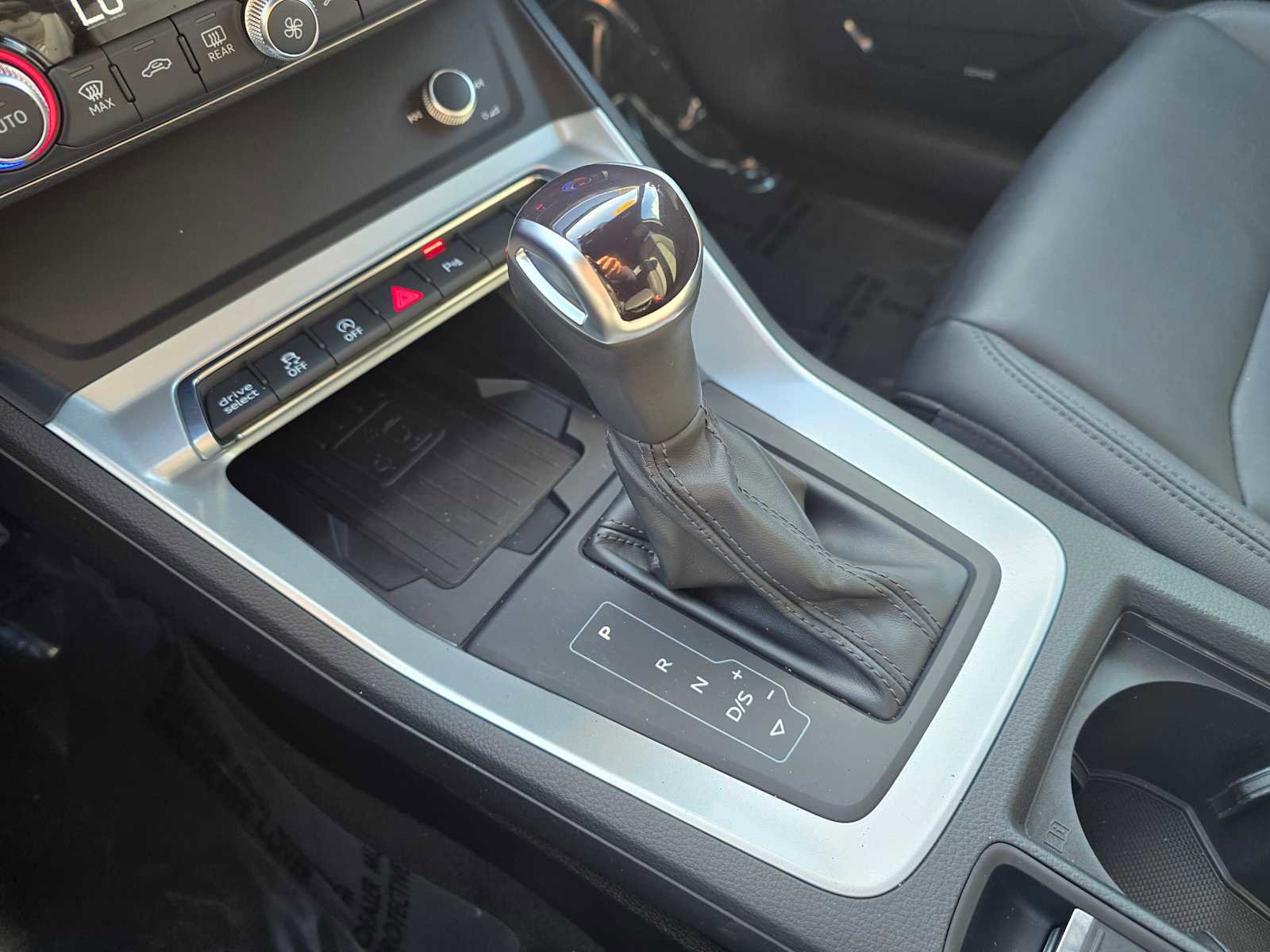 Used 2023 Audi Q3 2.0T Premium Plus w/ Premium Plus Package image 31