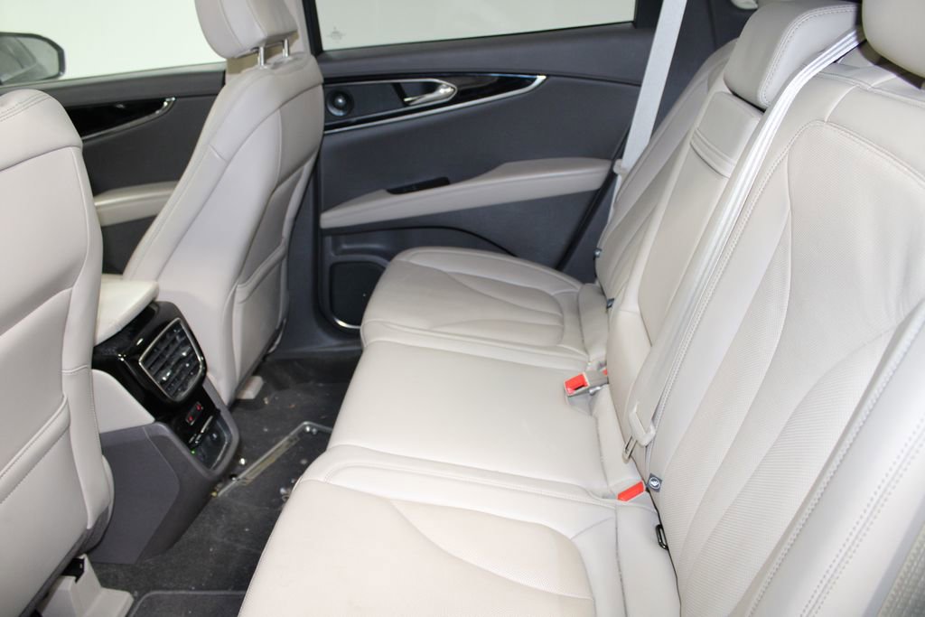 Used 2023 Lincoln Nautilus Reserve w/ Equipment Group 201A image 17