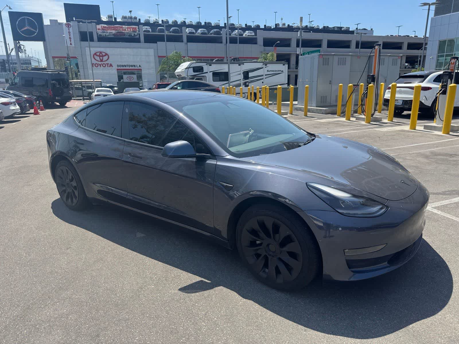 Used 2022 Tesla Model 3 Long Range AWD/4WD image 3