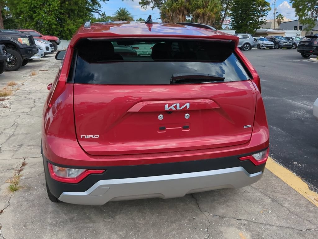 Certified 2025 Kia Niro LX FWD image 12