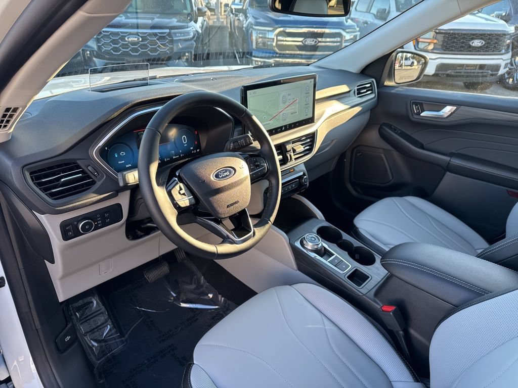 New 2025 Ford Escape SE w/ PHEV Premium Package FWD image 12