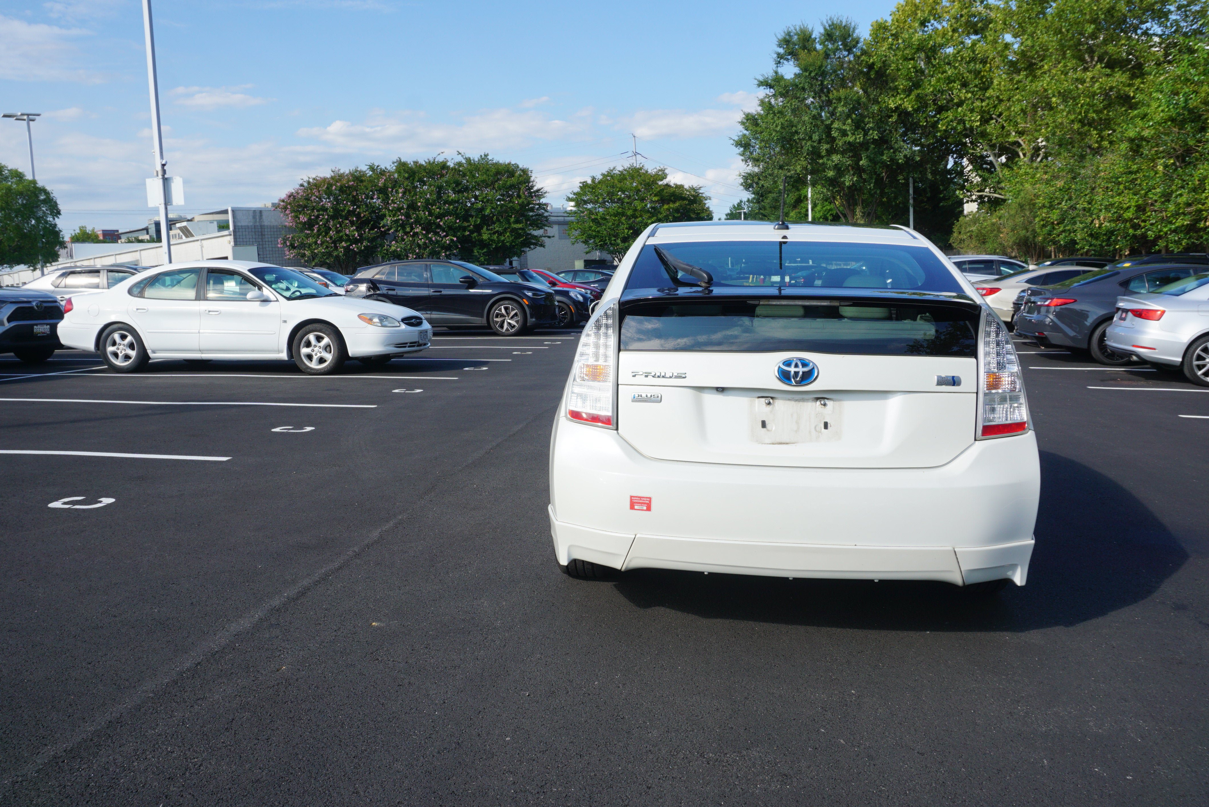 Used 2011 Toyota Prius Four w/ Solar Roof Pkg FWD image 4