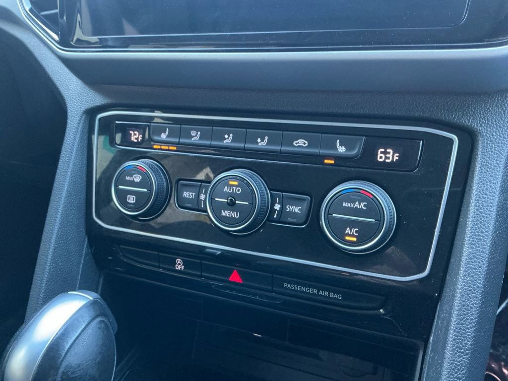 Used 2022 Volkswagen Atlas SEL Premium image 16