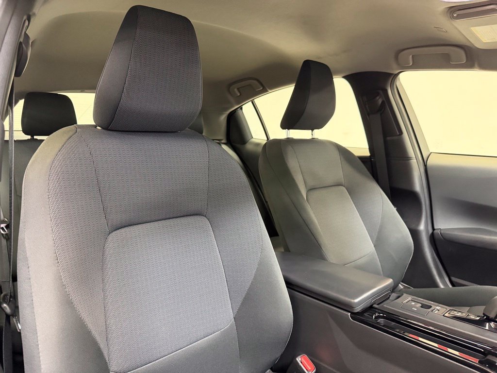 Used 2025 Toyota Prius LE FWD image 11