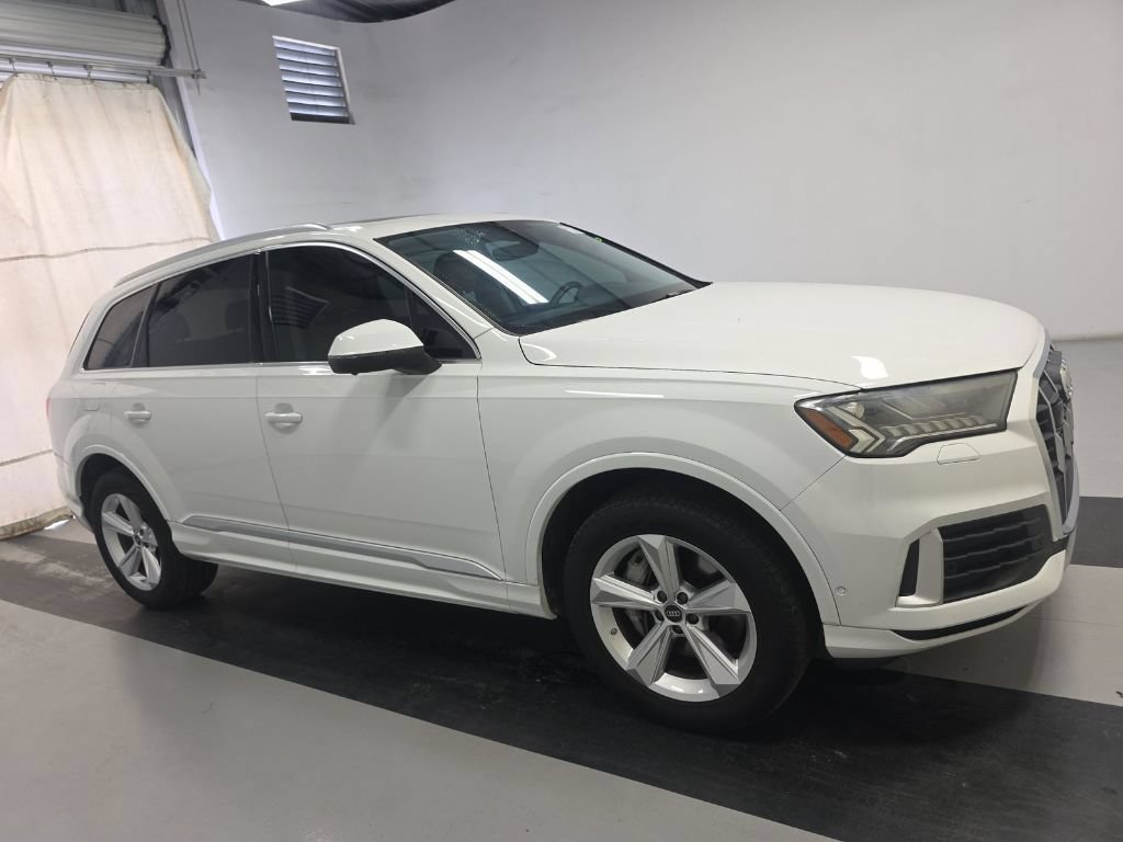 Used 2023 Audi Q7 2.0T Premium Plus w/ Premium Plus Package AWD/4WD image 5