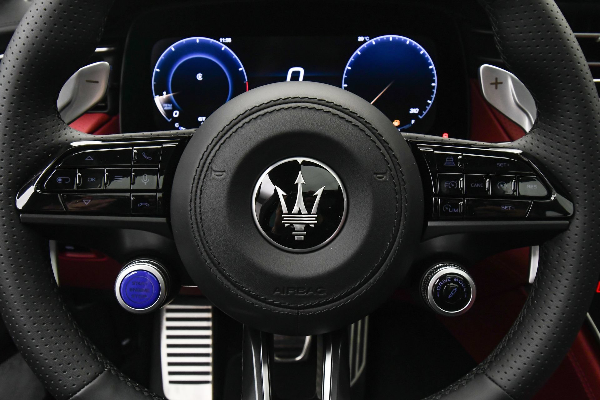 Used 2025 Maserati Grecale Modena AWD/4WD image 35