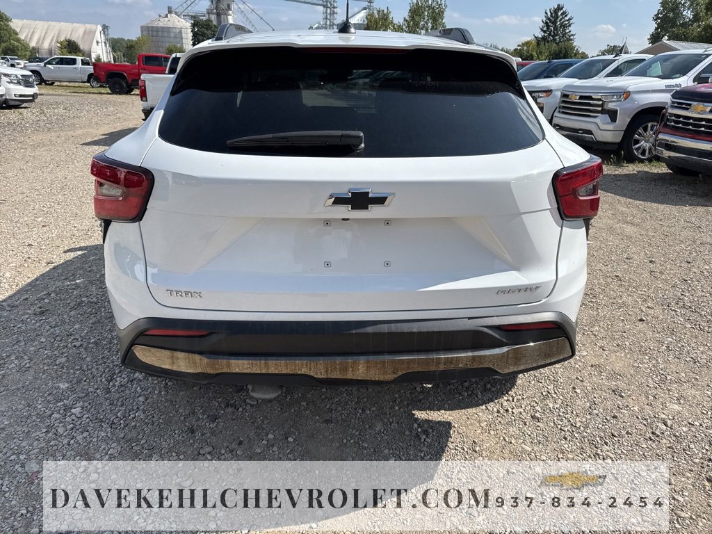 Used 2025 Chevrolet Trax ACTIV w/ Sunroof Package image 4
