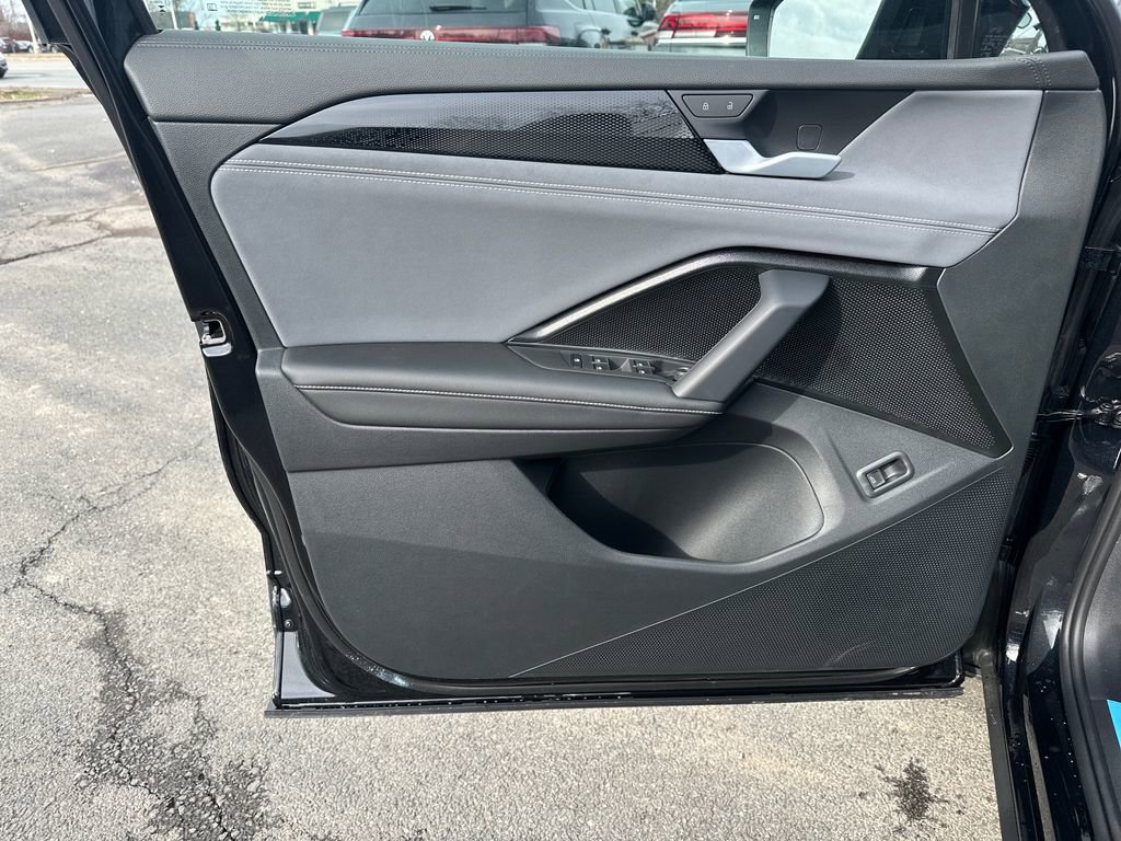 New 2026 Volkswagen Tiguan SE image 5