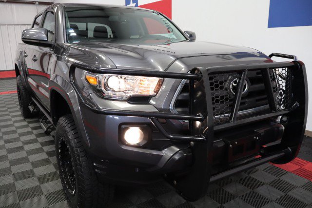 Used 2017 Toyota Tacoma SR5 w/ Tow Package RWD image 23