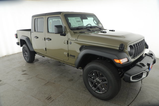 New 2026 Jeep Gladiator Sport image 2