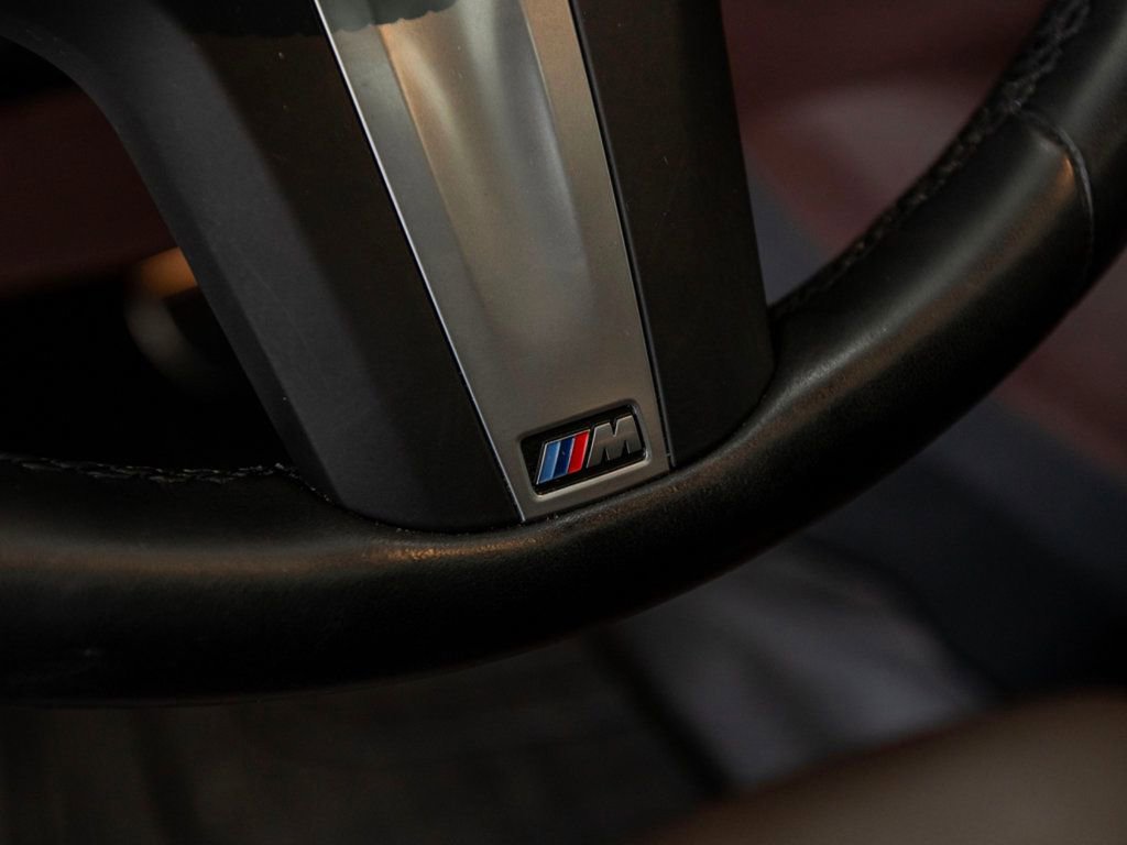 Used 2022 BMW M550i xDrive w/ Dynamic Handling Package image 19