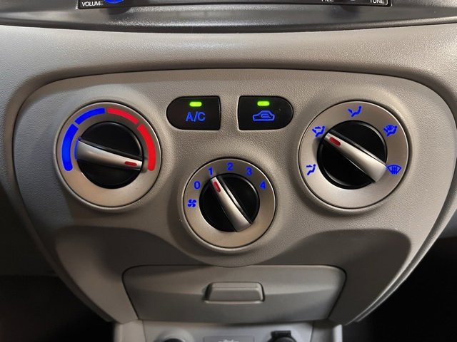 Used 2011 Hyundai Accent GLS image 25