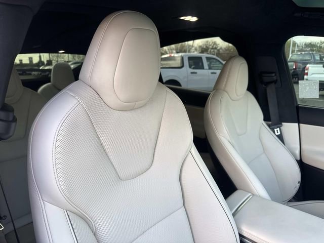 Used 2022 Tesla Model X Plaid image 33