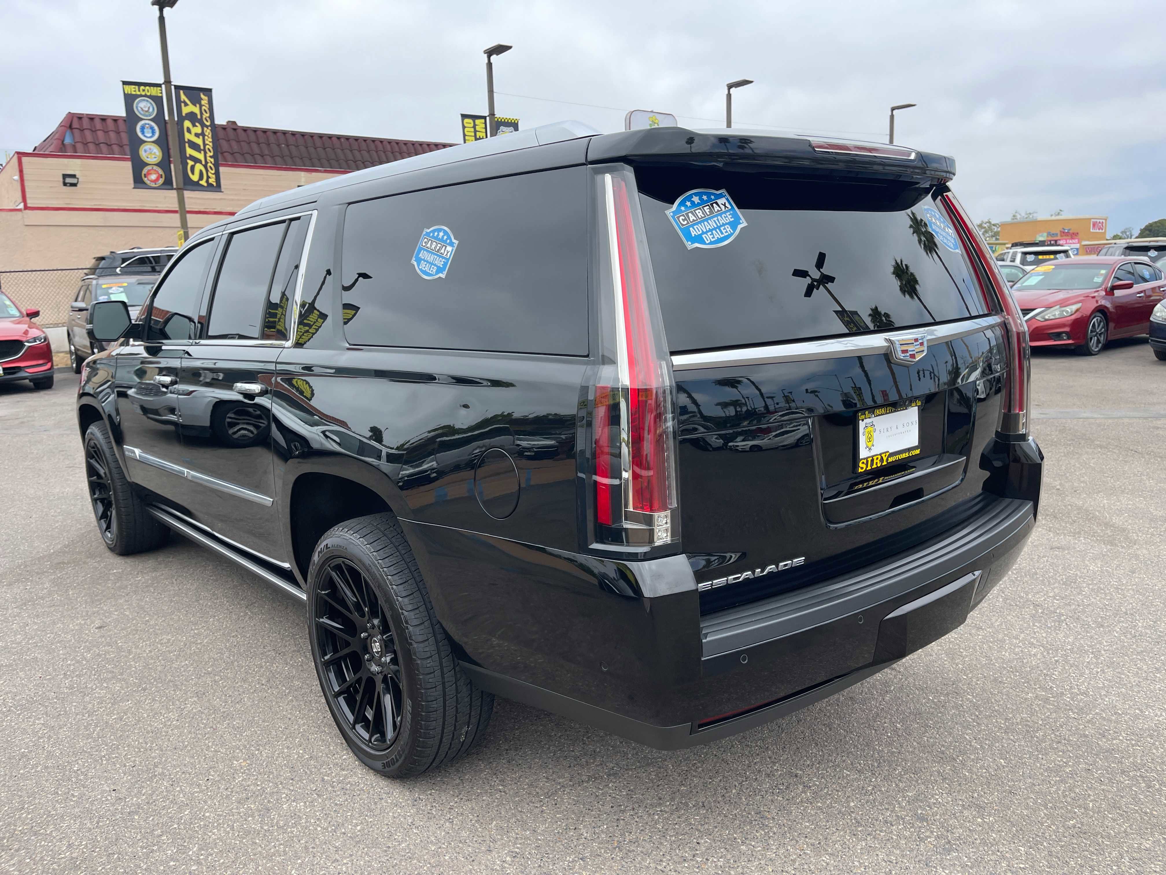 Used 2018 Cadillac Escalade ESV Premium Luxury AWD/4WD image 5