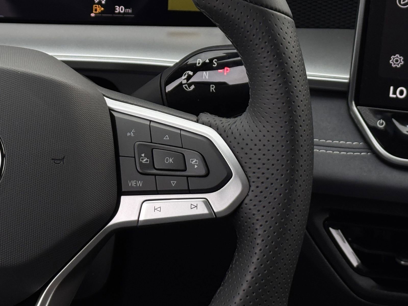 New 2026 Volkswagen Tiguan SE R-Line image 17