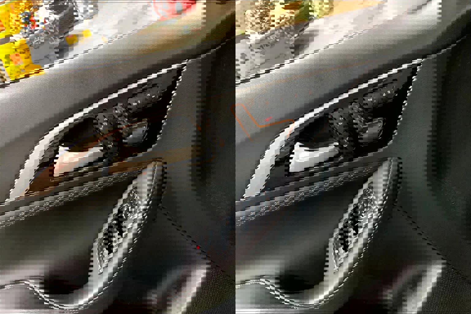 Used 2019 INFINITI QX30 LUXE w/ Navigation Package image 36