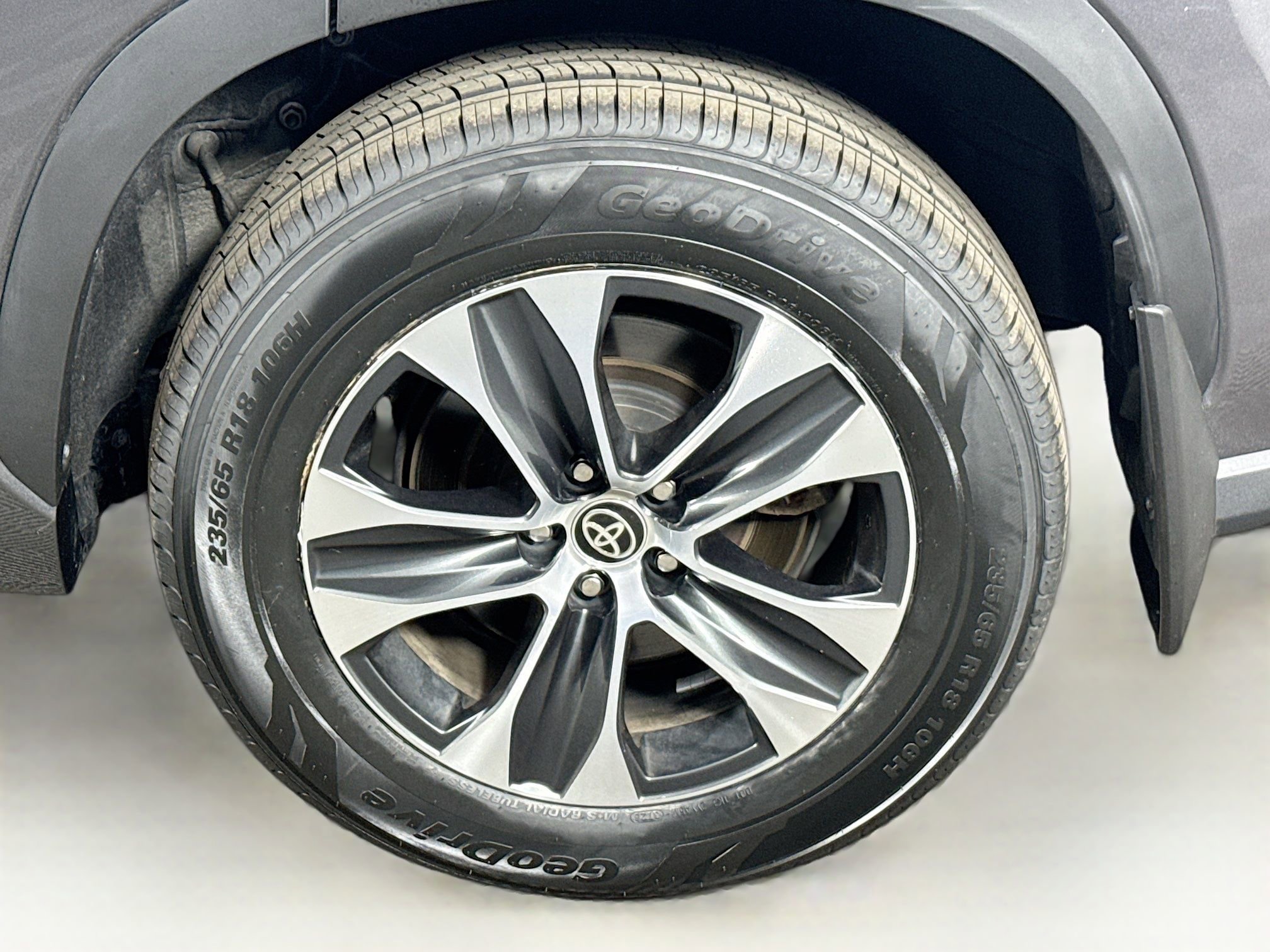 Certified 2024 Toyota Highlander Limited image 9