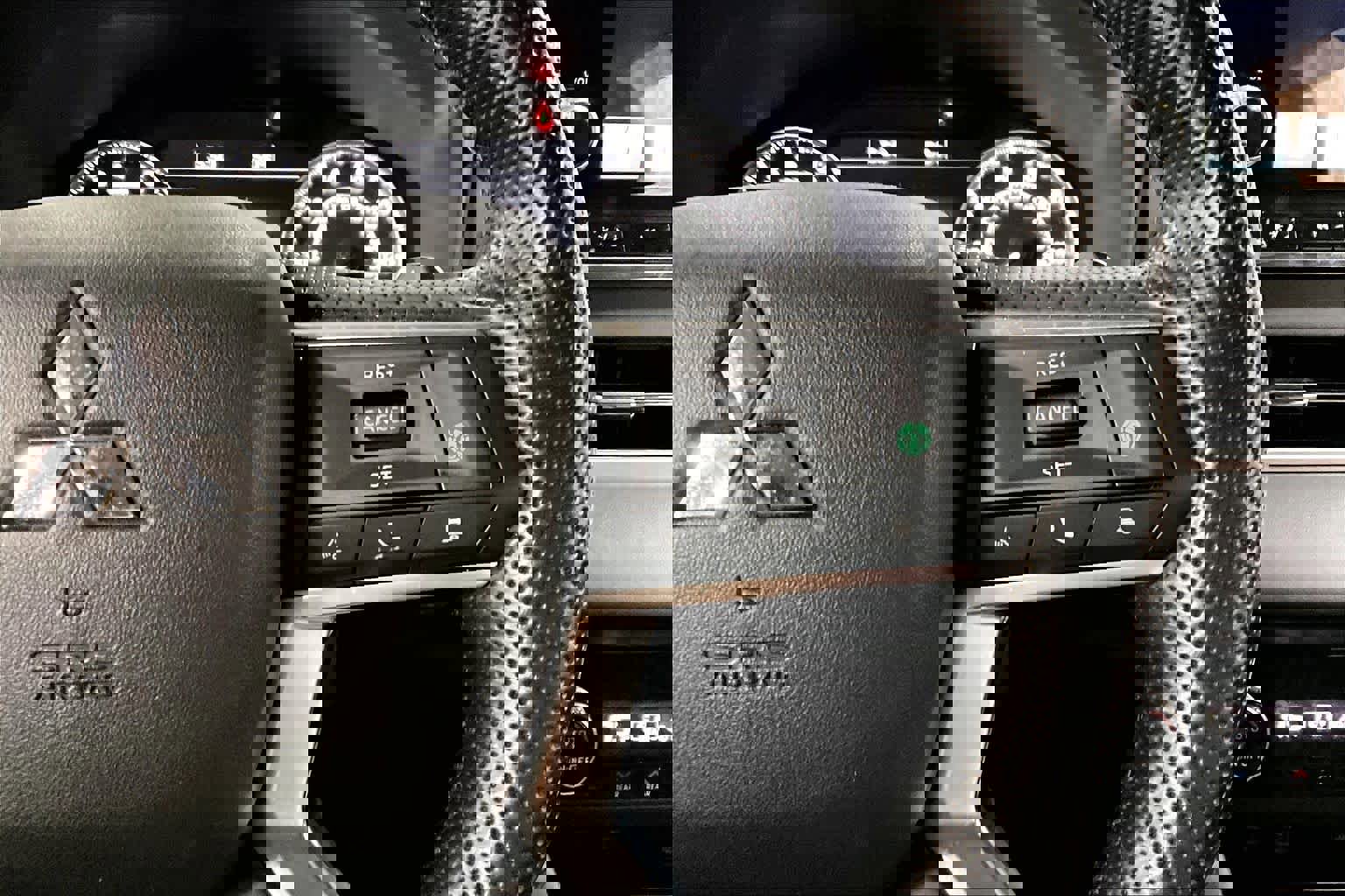 Used 2022 Mitsubishi Outlander SEL image 24