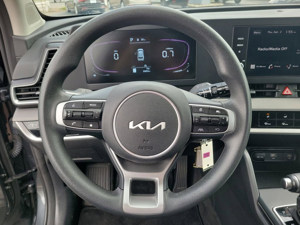 Used 2025 Kia Sportage LX FWD image 23