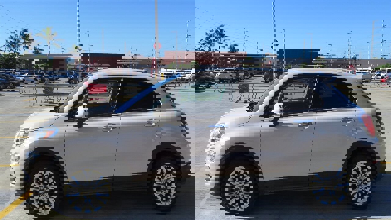 Used 2016 FIAT 500X Easy image 2