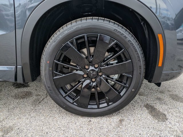 New 2026 Mitsubishi Outlander SEL Black Edition FWD image 11