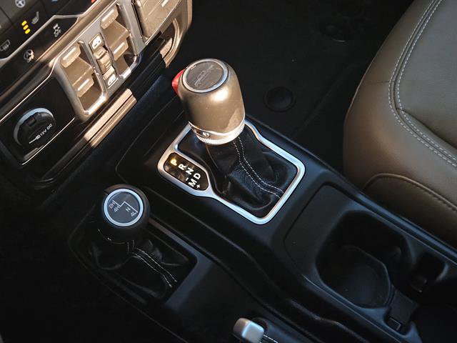 Used 2023 Jeep Gladiator Overland w/ Cold Weather Group image 15