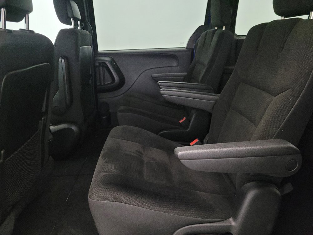 Used 2019 Dodge Grand Caravan SE FWD image 18
