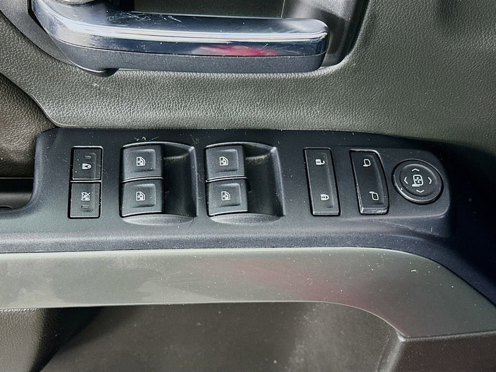 Used 2018 Chevrolet Silverado 1500 LT w/ All Star Edition image 22