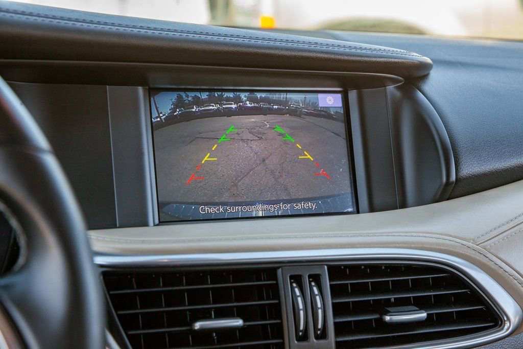 Used 2018 INFINITI QX30 Premium w/ Navigation Package image 16