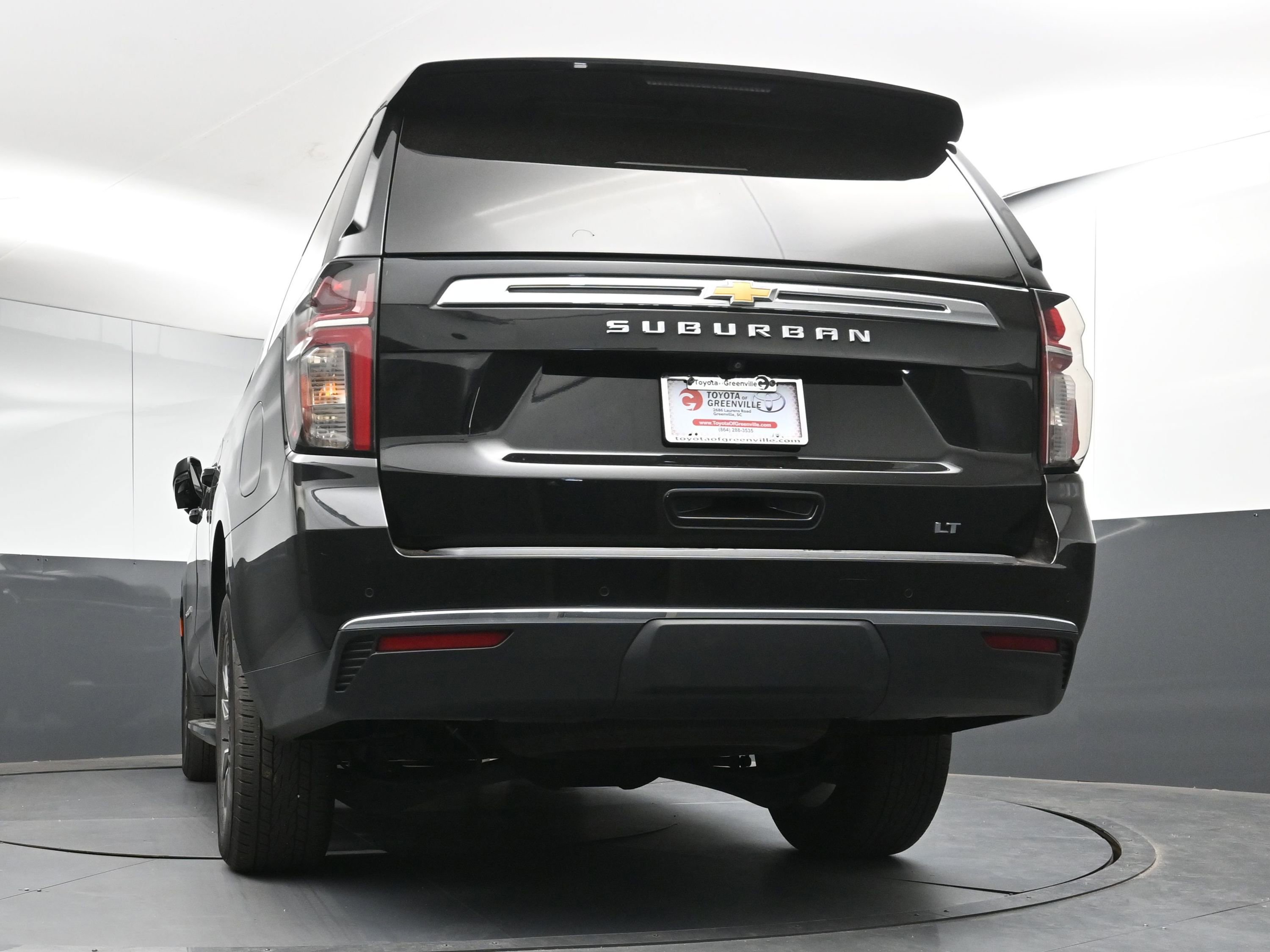 Used 2022 Chevrolet Suburban LT w/ LT Signature Package image 28