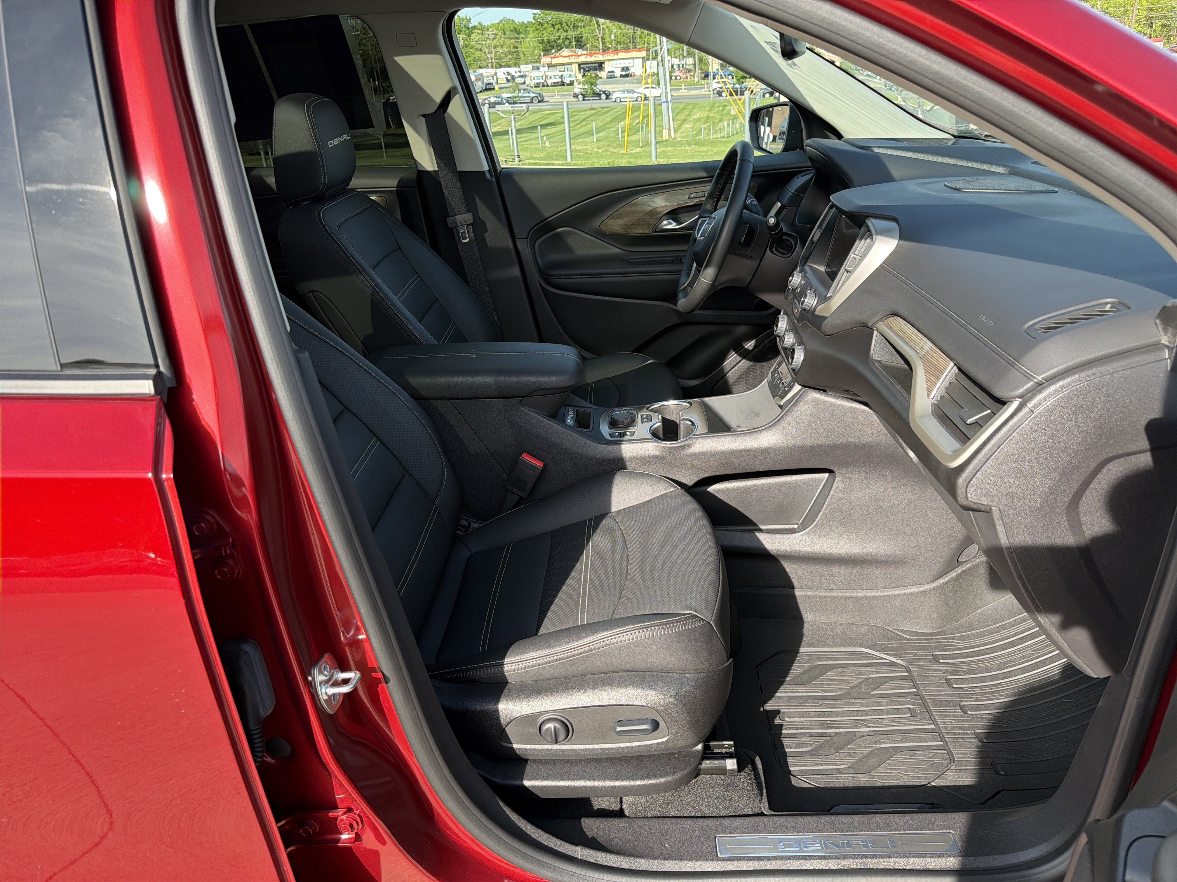 Used 2024 GMC Terrain Denali w/ Denali Premium Package image 13