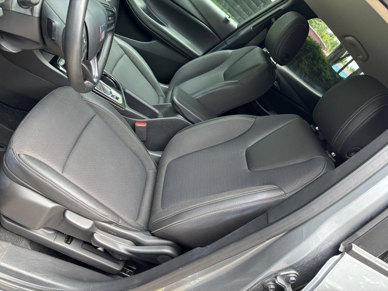 Used 2025 Buick Encore GX Preferred AWD/4WD image 35