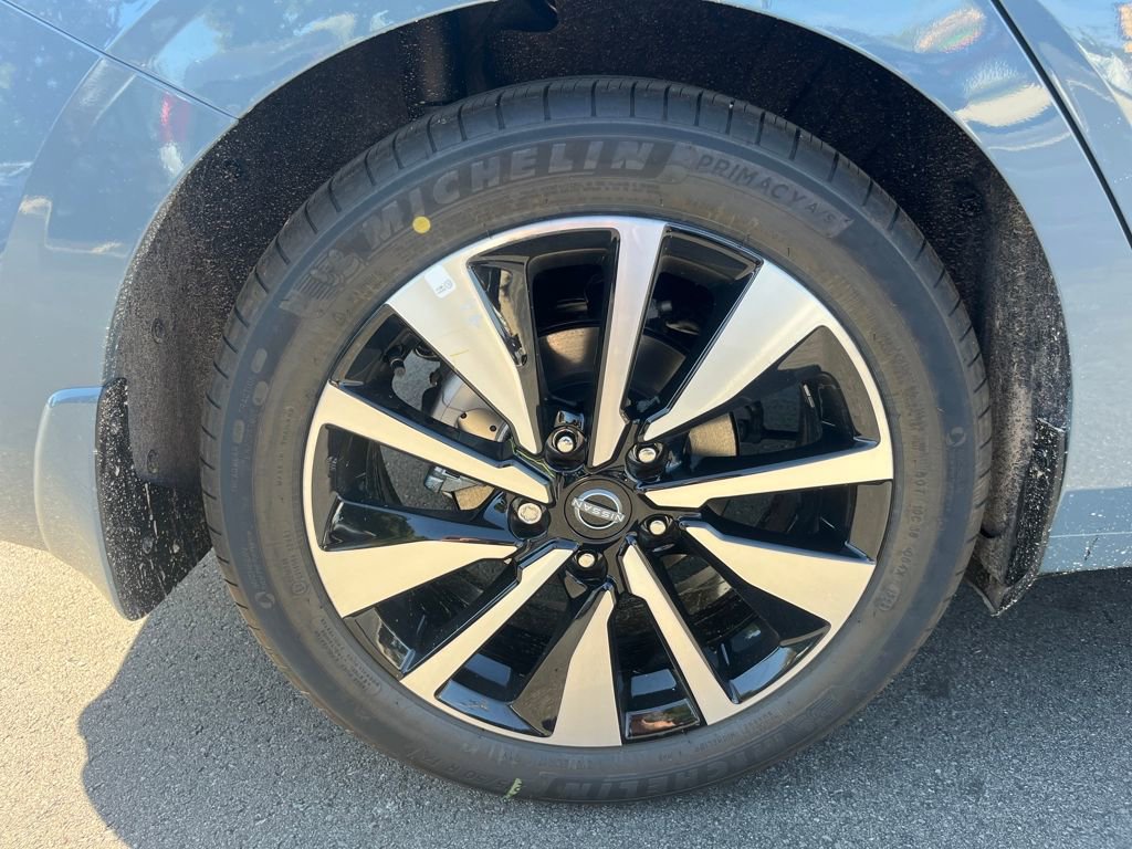 New 2025 Nissan Sentra SV w/ SV Premium Package image 12