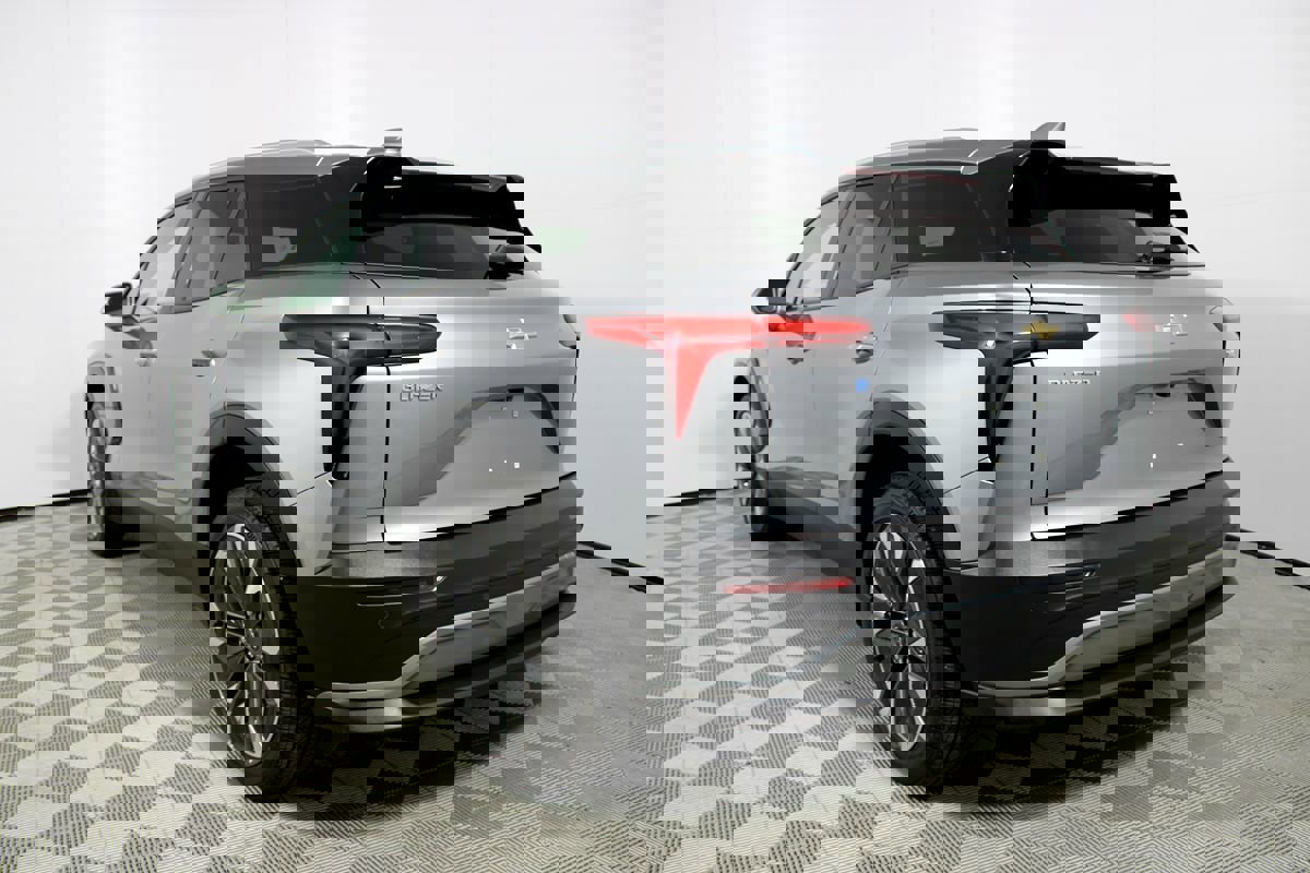 Used 2025 Chevrolet Blazer EV LT image 34