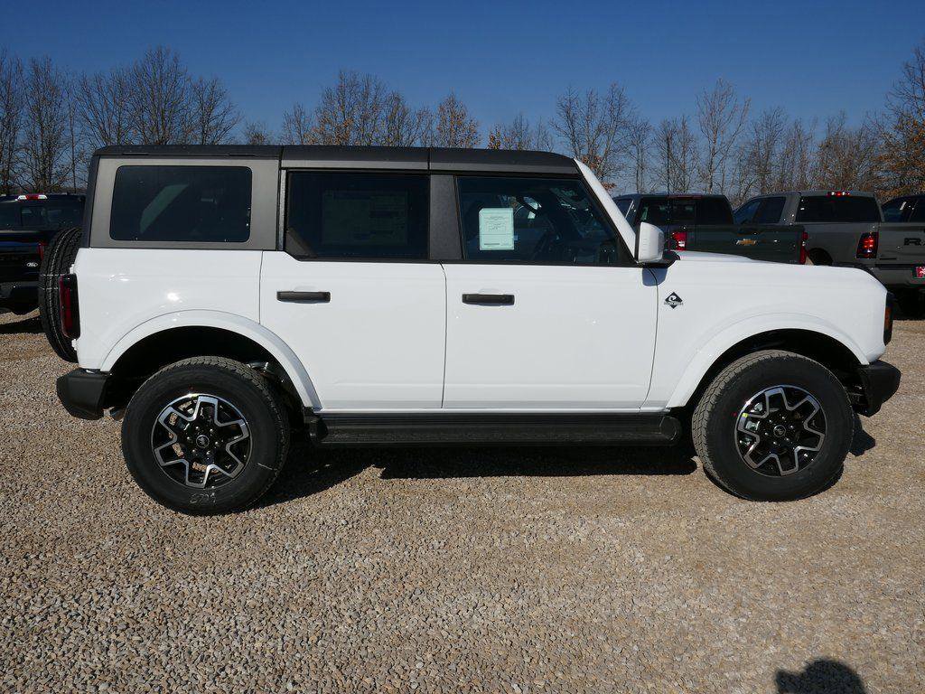 New 2026 Ford Bronco Outer Banks image 3